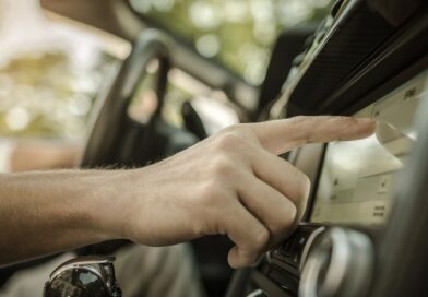 Das Auto in ein Multimedia-Zentrum verwandeln